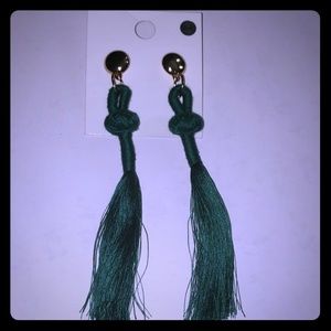 Green Threaded earrings gold